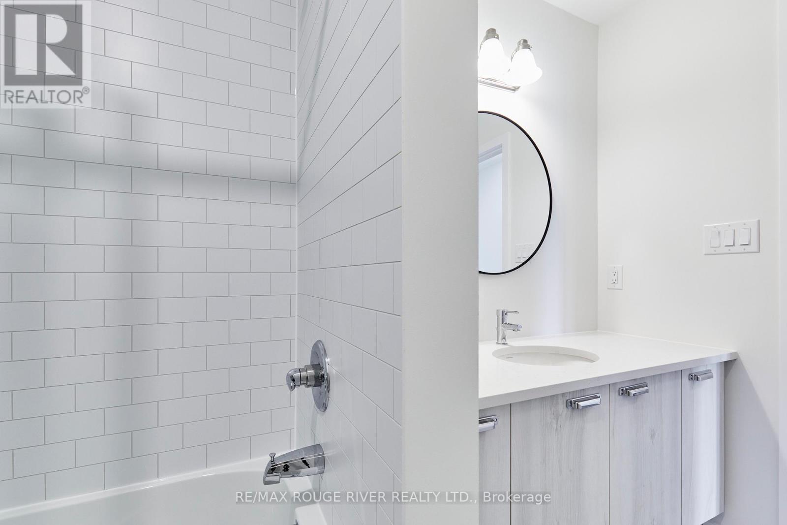 106 Ziibi Way, Clarington, ON - Indoor Photo Showing Bathroom