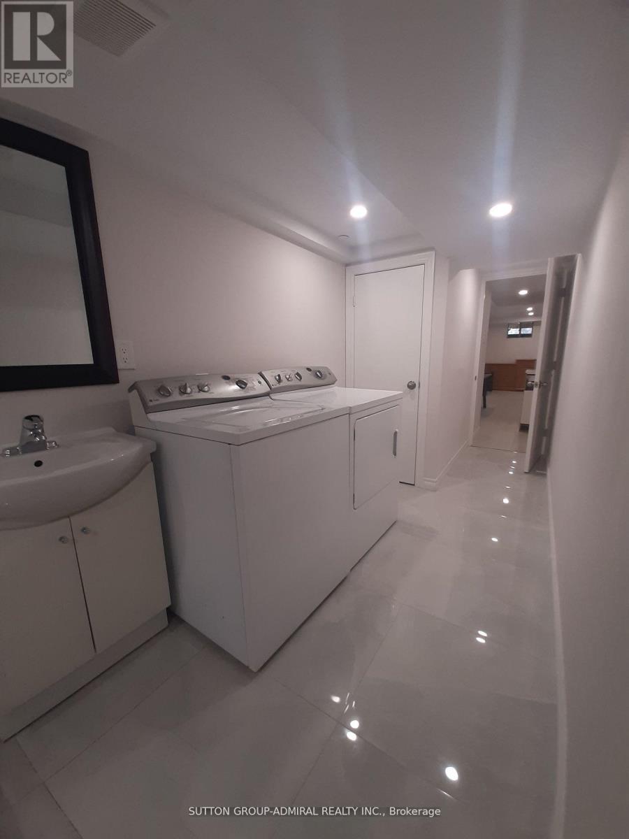 102 Lower - 1331 Major Mackenzie Drive, Vaughan, ON - Indoor Photo Showing Laundry Room