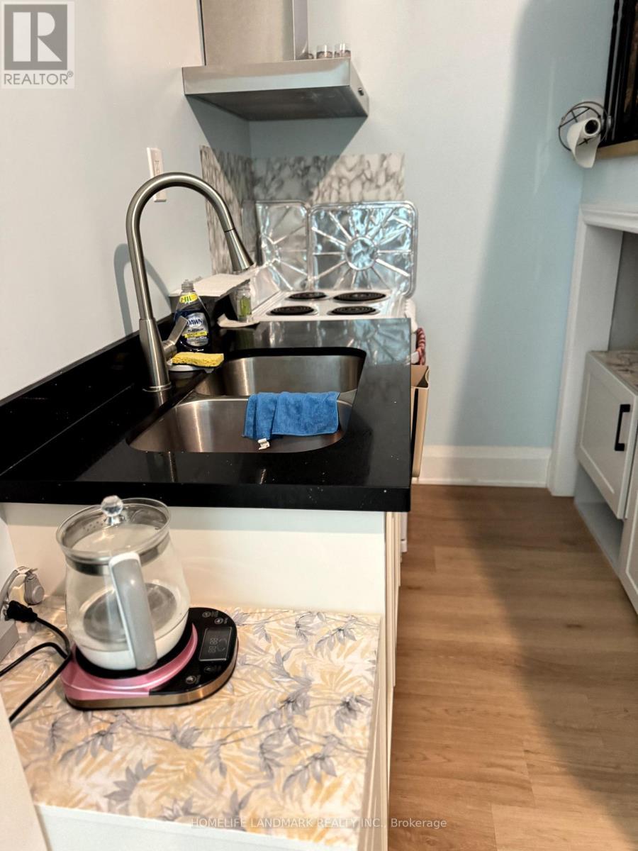 Unit 3 - 33 Luzon Avenue, Markham, ON - Indoor Photo Showing Kitchen