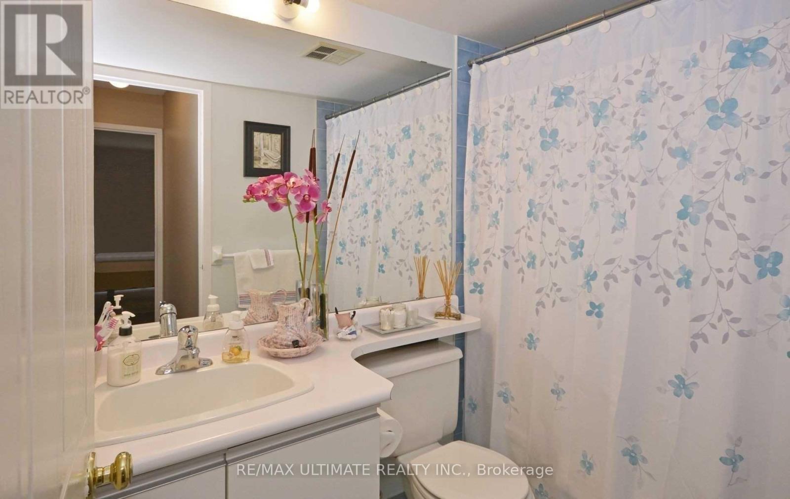 1206 - 3 Hickory Tree Road, Toronto, ON - Indoor Photo Showing Bathroom