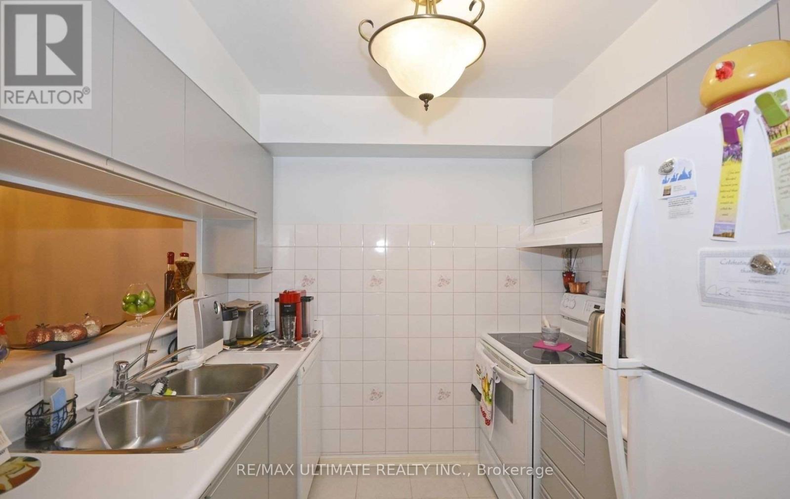 1206 - 3 Hickory Tree Road, Toronto, ON - Indoor Photo Showing Kitchen With Double Sink