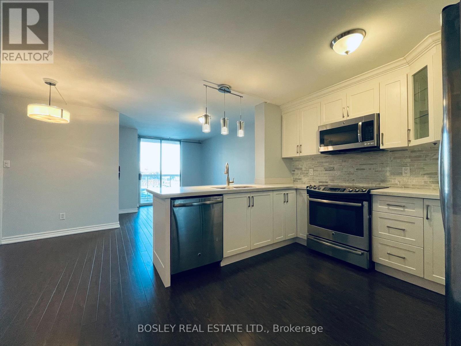 807 - 323 Richmond Street E, Toronto, ON - Indoor Photo Showing Kitchen