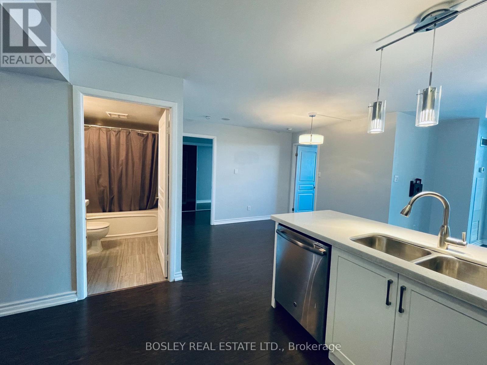 807 - 323 Richmond Street E, Toronto, ON - Indoor Photo Showing Kitchen With Double Sink