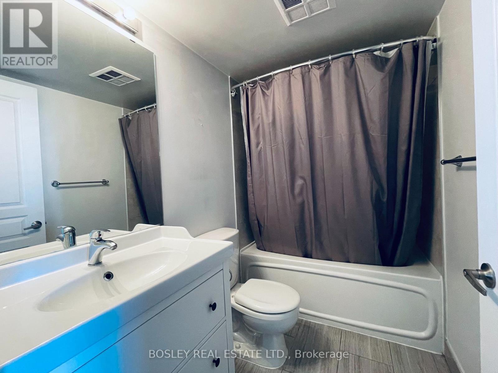807 - 323 Richmond Street E, Toronto, ON - Indoor Photo Showing Bathroom