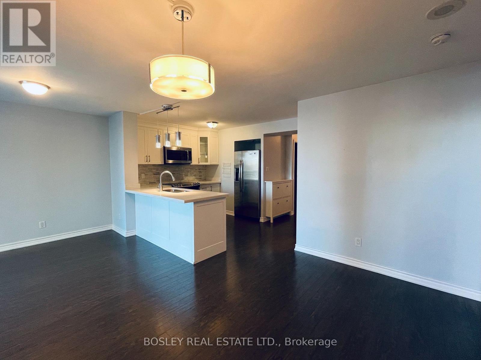 807 - 323 Richmond Street E, Toronto, ON - Indoor Photo Showing Kitchen