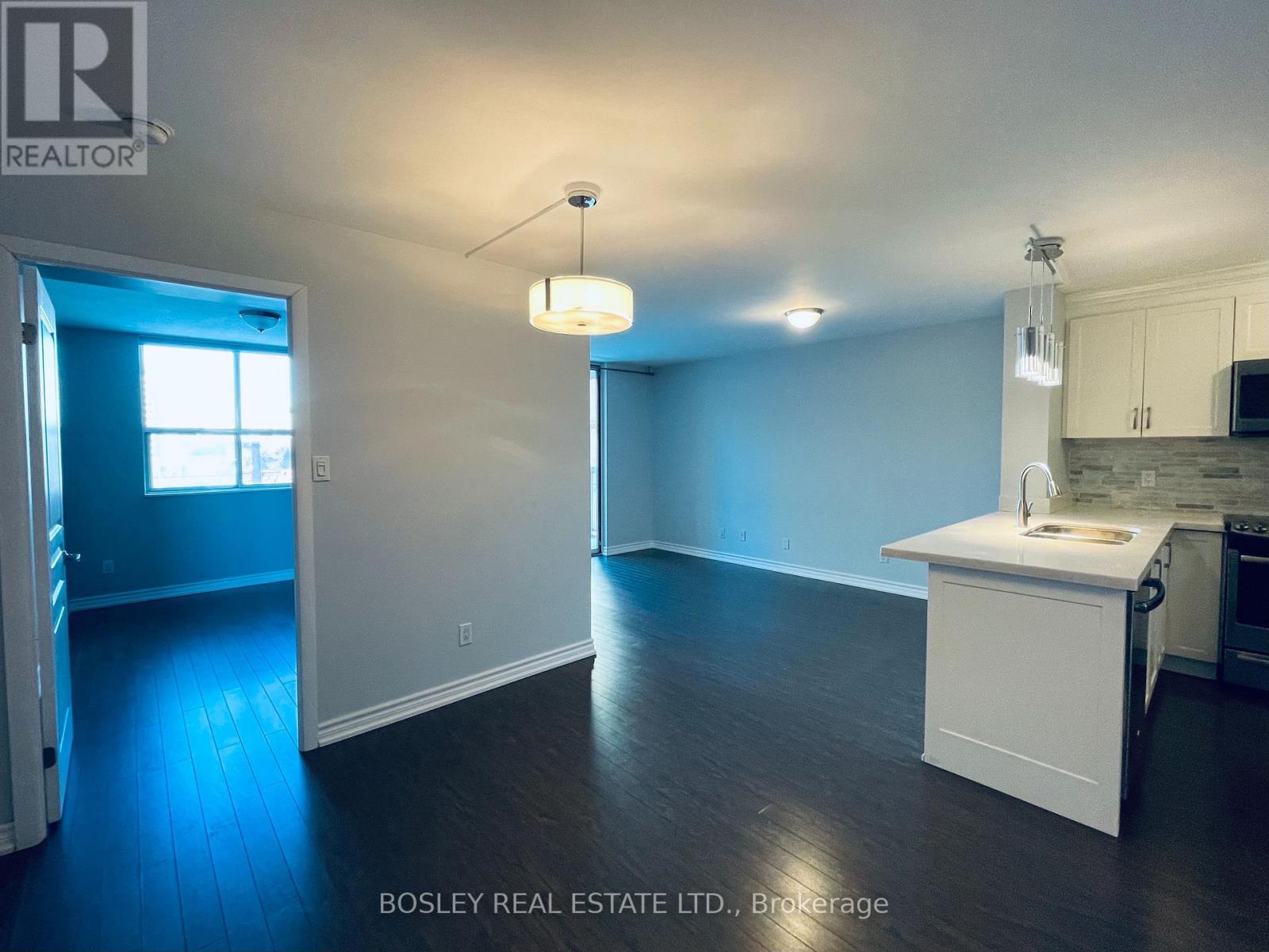 807 - 323 Richmond Street E, Toronto, ON - Indoor Photo Showing Kitchen