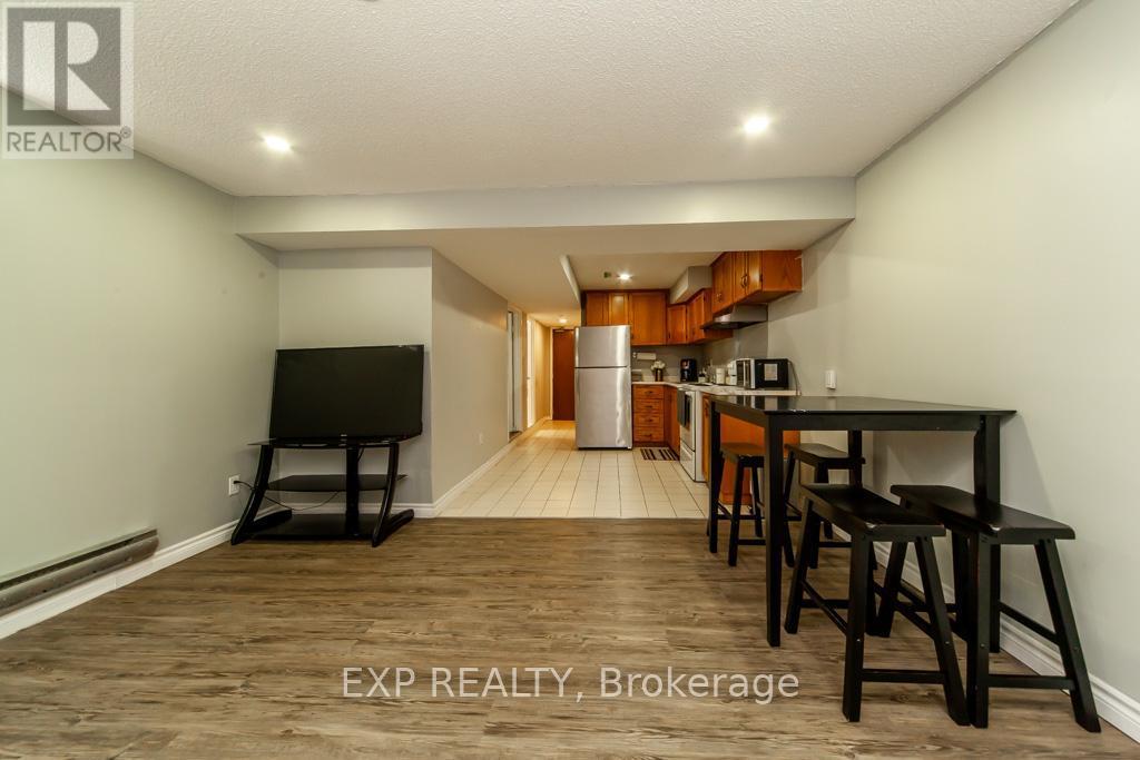 1447 Fleming Court, Oshawa, ON - Indoor