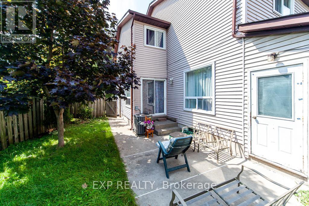 1447 Fleming Court, Oshawa, ON - Outdoor