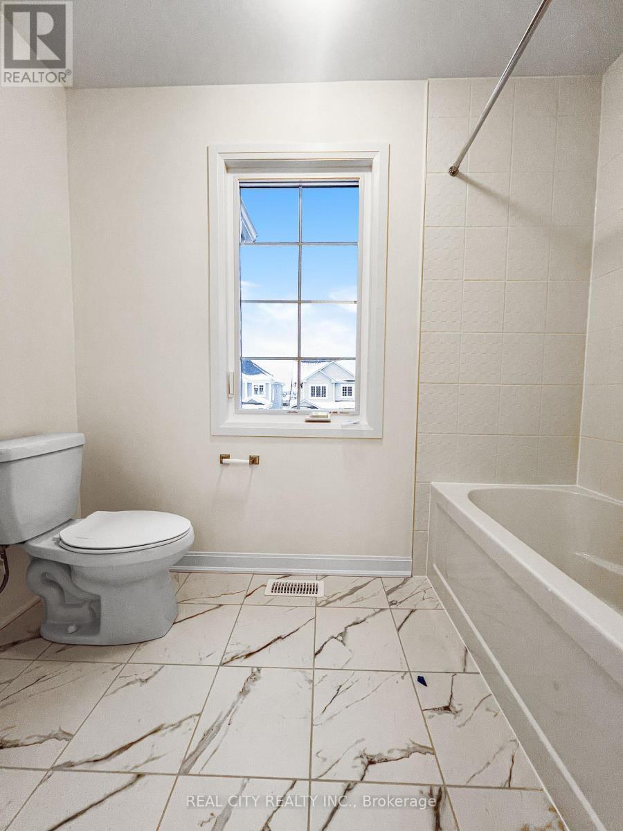 Full Bathroom - 88 Royal Oak Crescent, Loyalist, ON - Indoor Photo Showing Bathroom