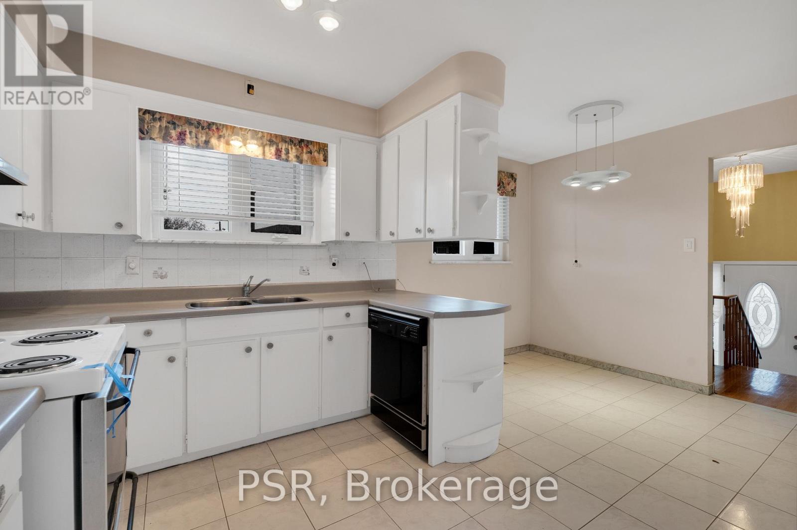 60 Bamford Crescent, Toronto, ON - Indoor Photo Showing Kitchen With Double Sink