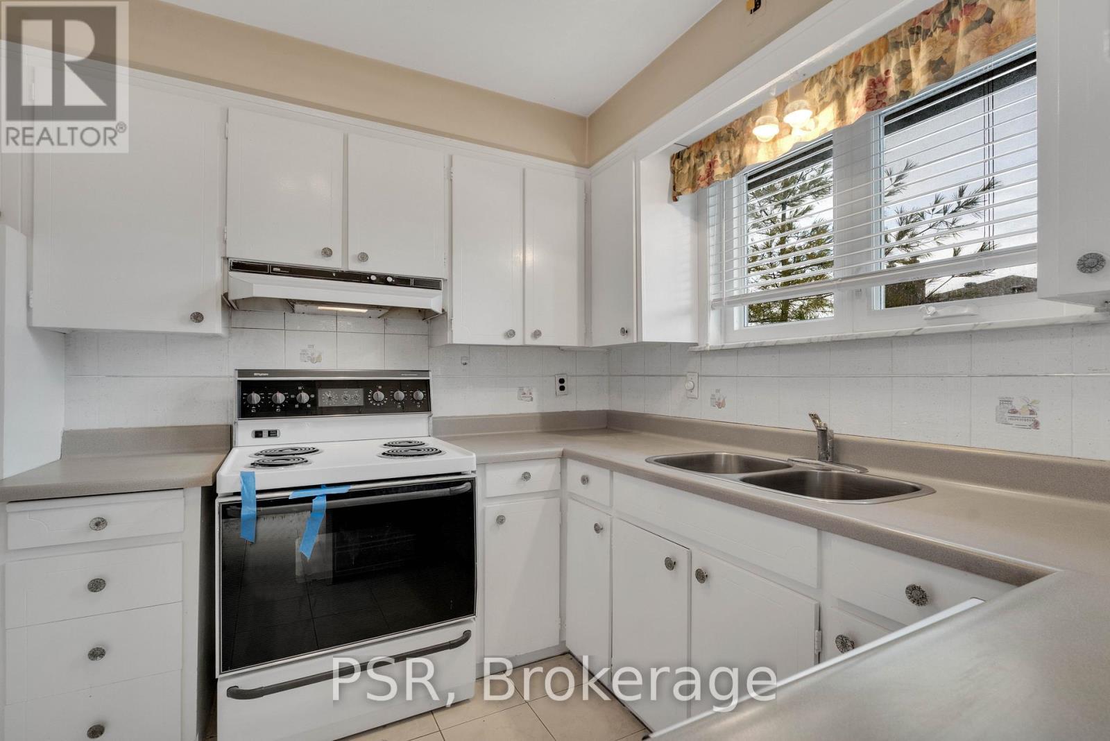 60 Bamford Crescent, Toronto, ON - Indoor Photo Showing Kitchen With Double Sink