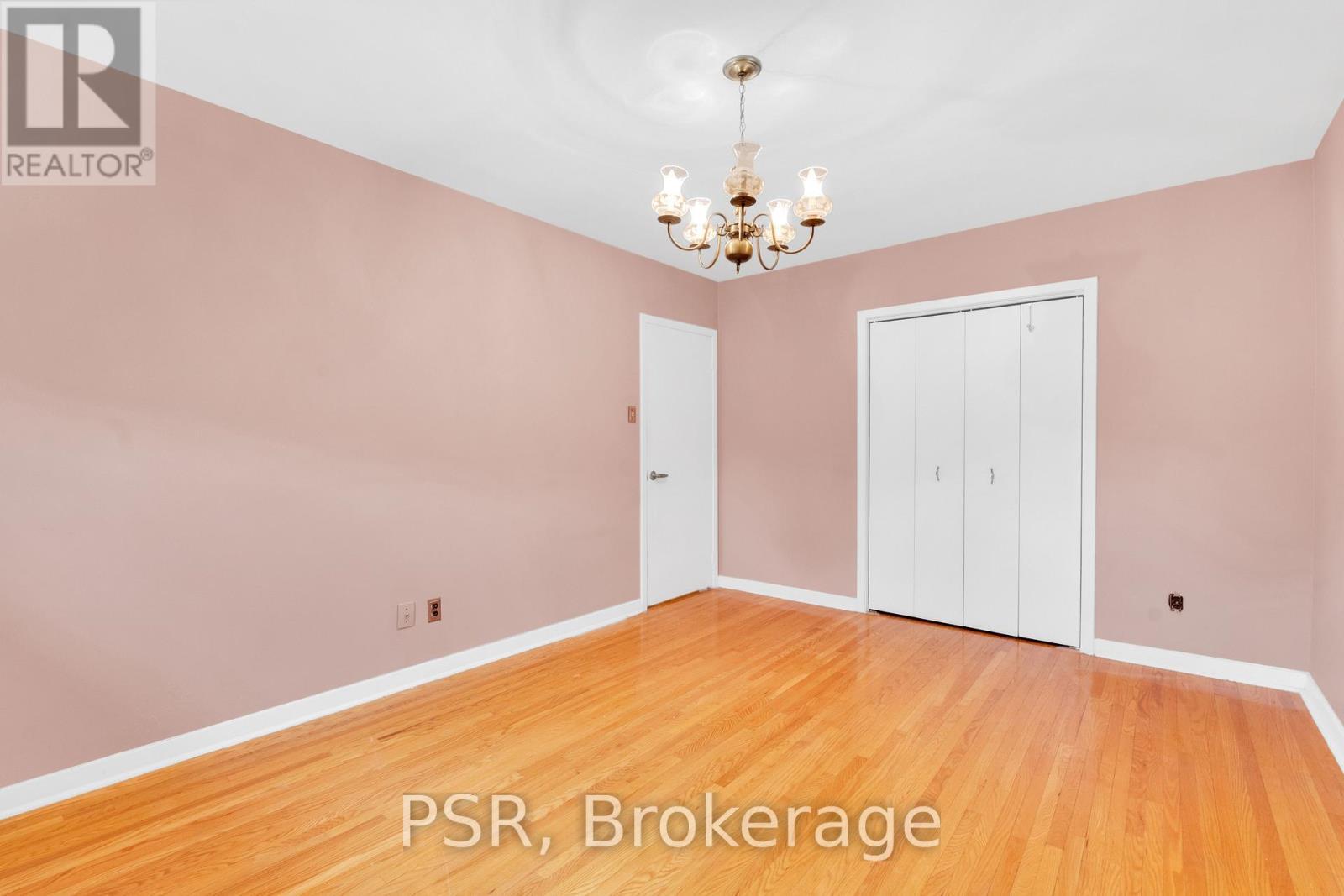 60 Bamford Crescent, Toronto, ON - Indoor Photo Showing Other Room