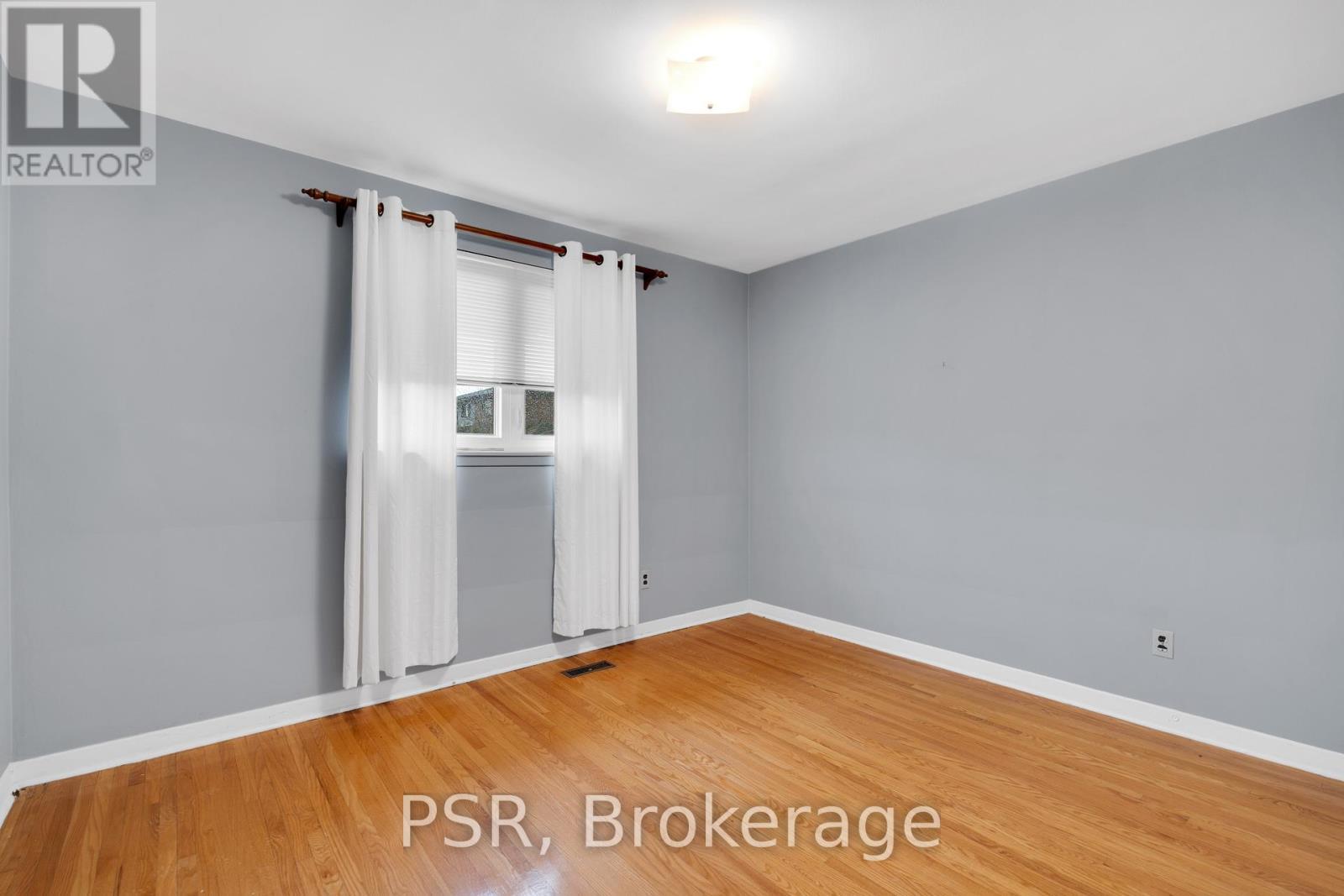 60 Bamford Crescent, Toronto, ON - Indoor Photo Showing Other Room