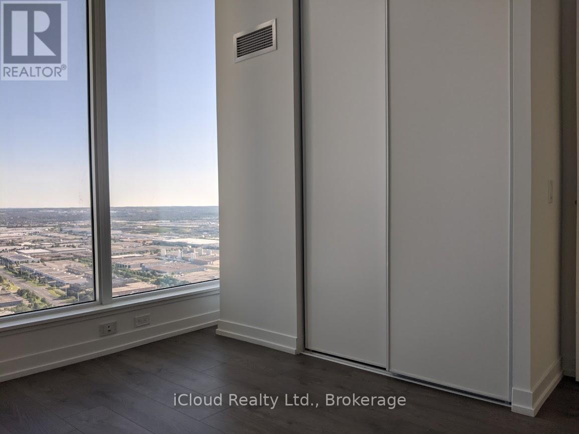 5502 - 950 Portage Parkway, Vaughan, ON - Indoor Photo Showing Other Room