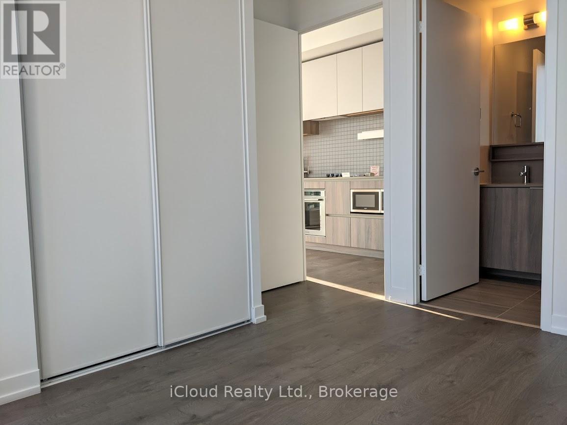 5502 - 950 Portage Parkway, Vaughan, ON - Indoor Photo Showing Other Room