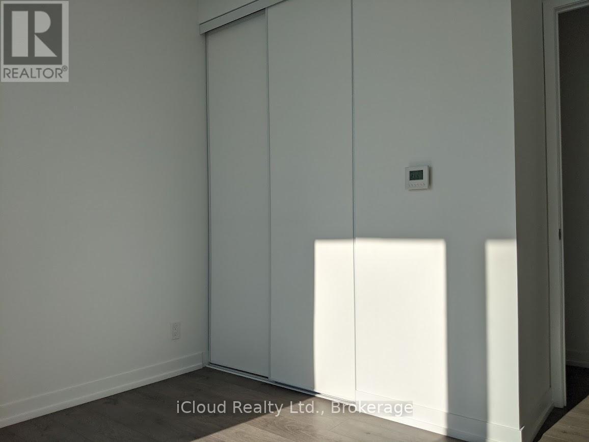 5502 - 950 Portage Parkway, Vaughan, ON - Indoor Photo Showing Other Room