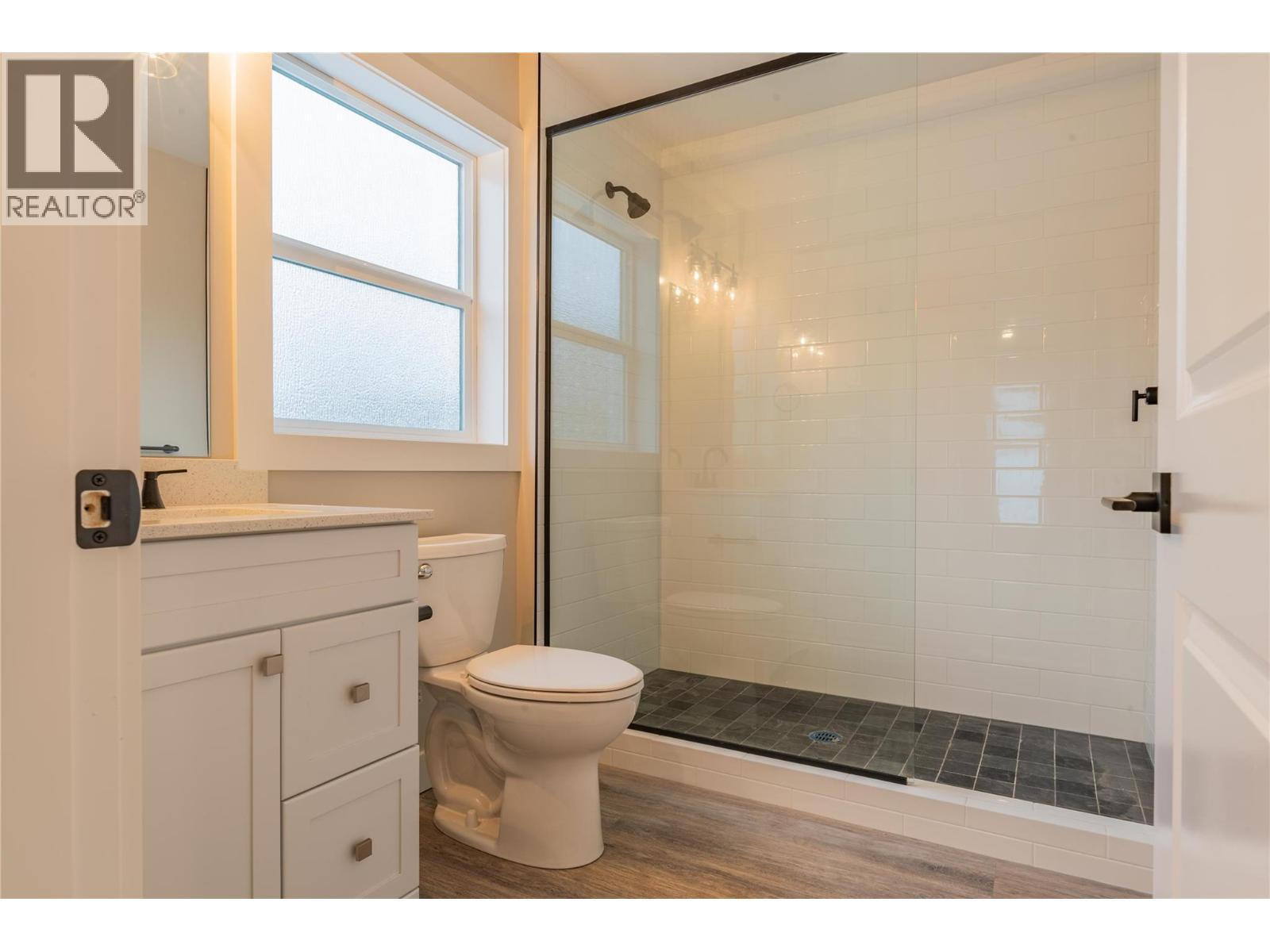 418 2Nd Avenue, Rivervale, BC - Indoor Photo Showing Bathroom