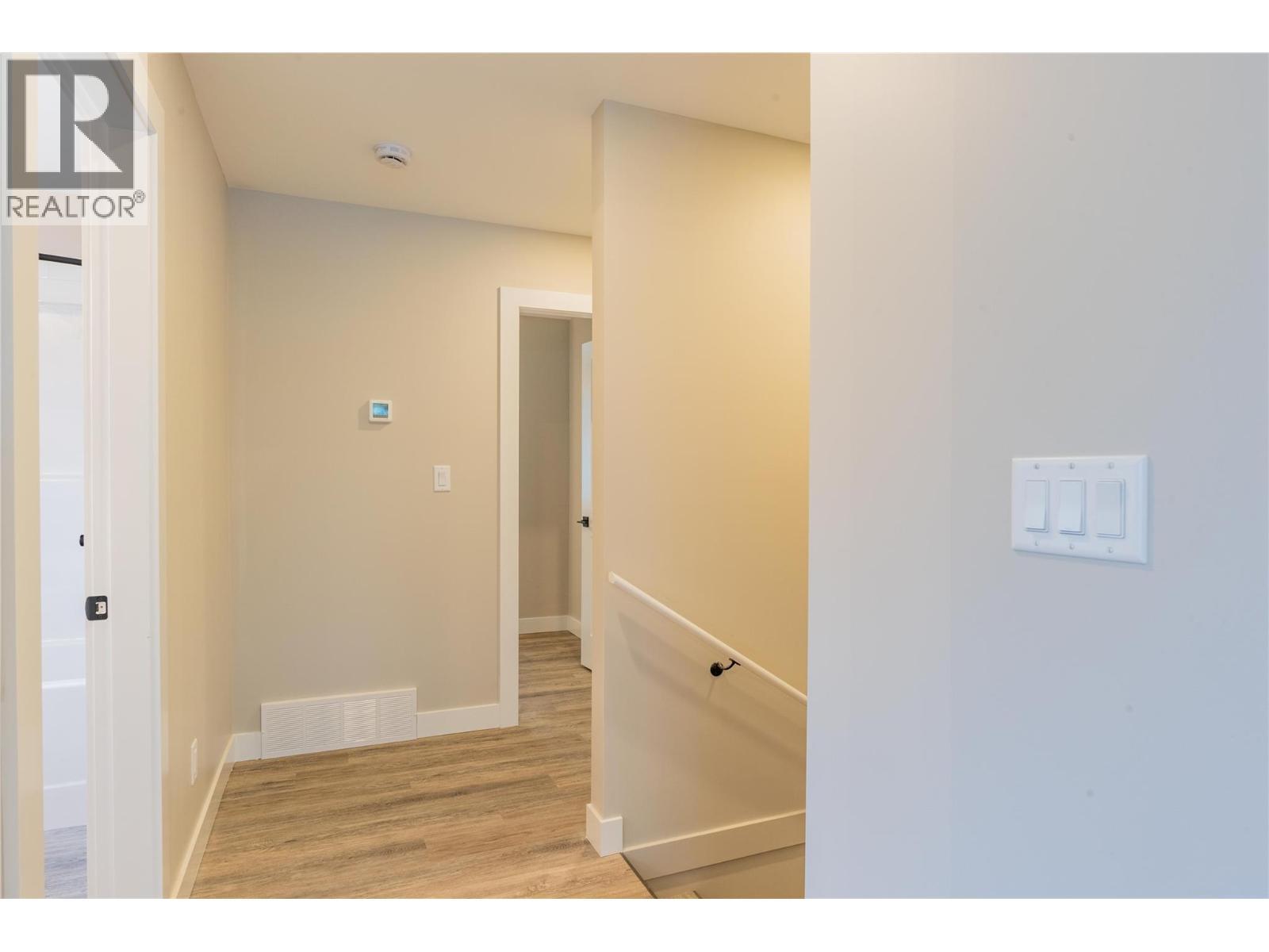 418 2Nd Avenue, Rivervale, BC - Indoor Photo Showing Other Room