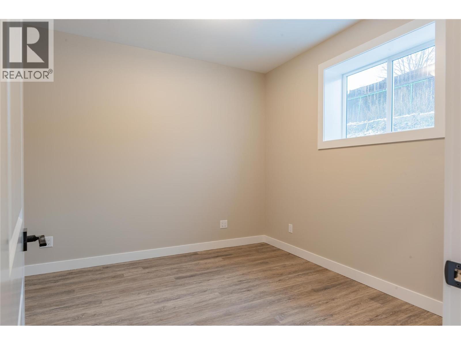 418 2Nd Avenue, Rivervale, BC - Indoor Photo Showing Other Room
