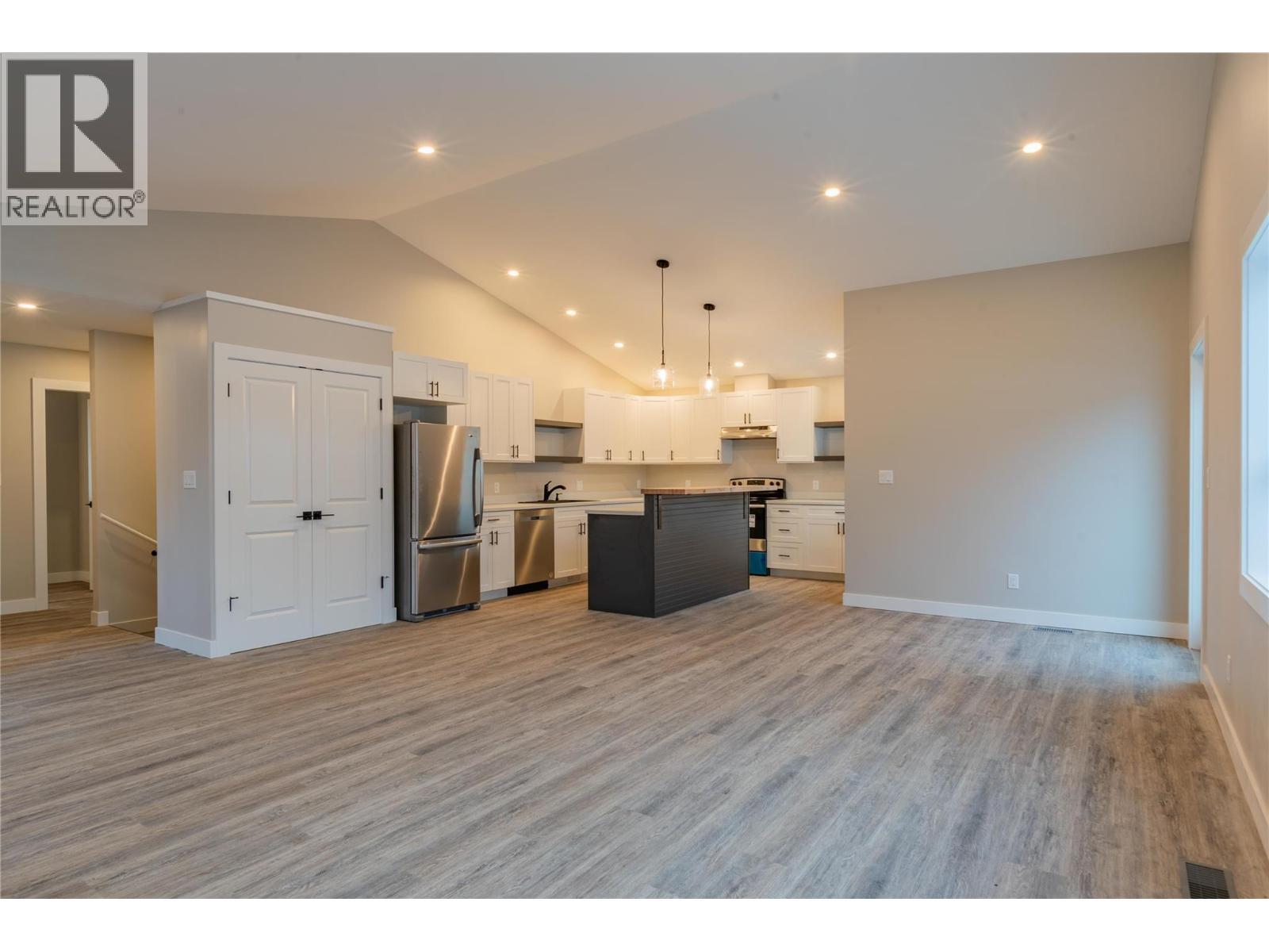 418 2Nd Avenue, Rivervale, BC - Indoor Photo Showing Kitchen