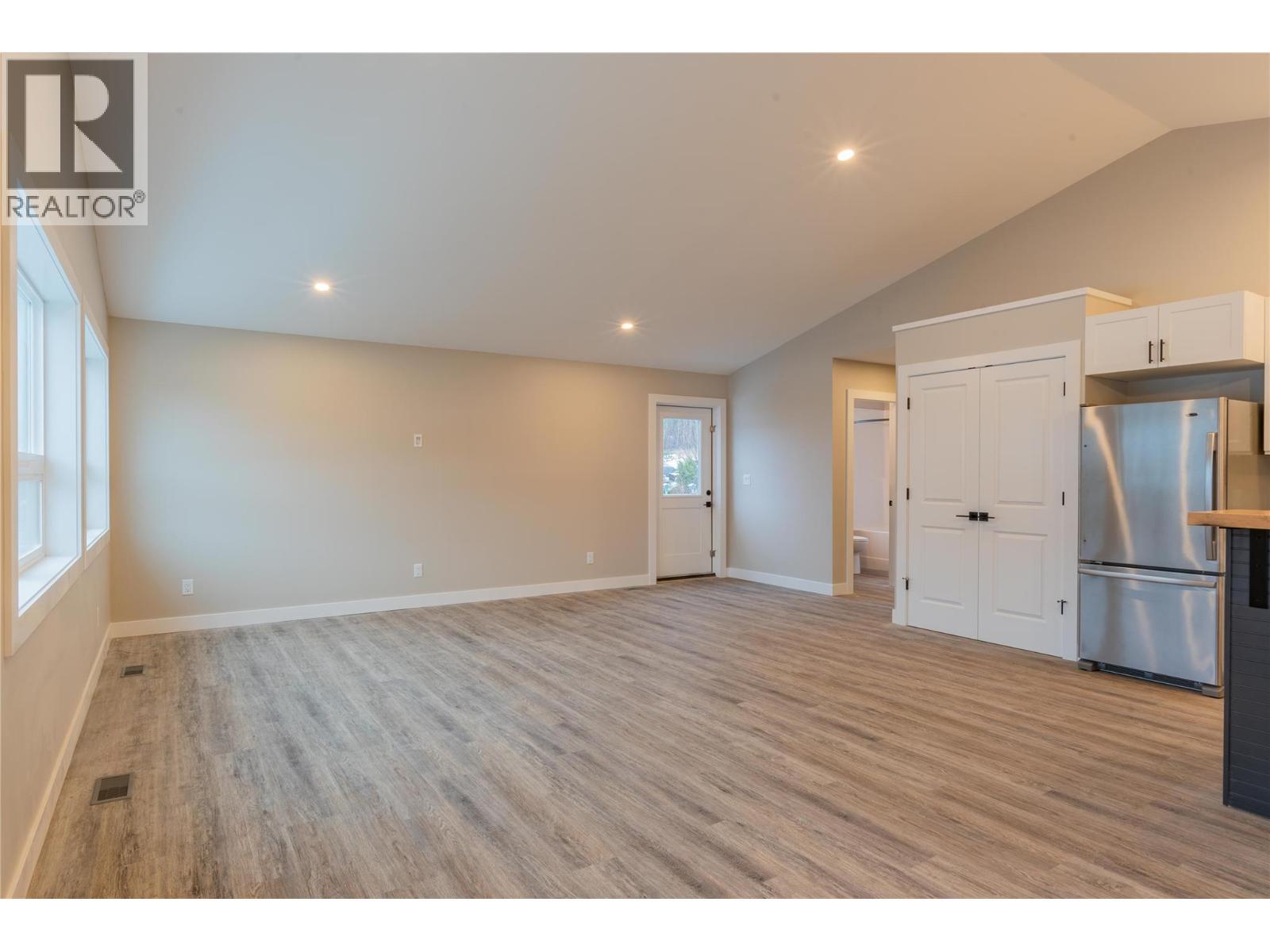 418 2Nd Avenue, Rivervale, BC - Indoor Photo Showing Other Room