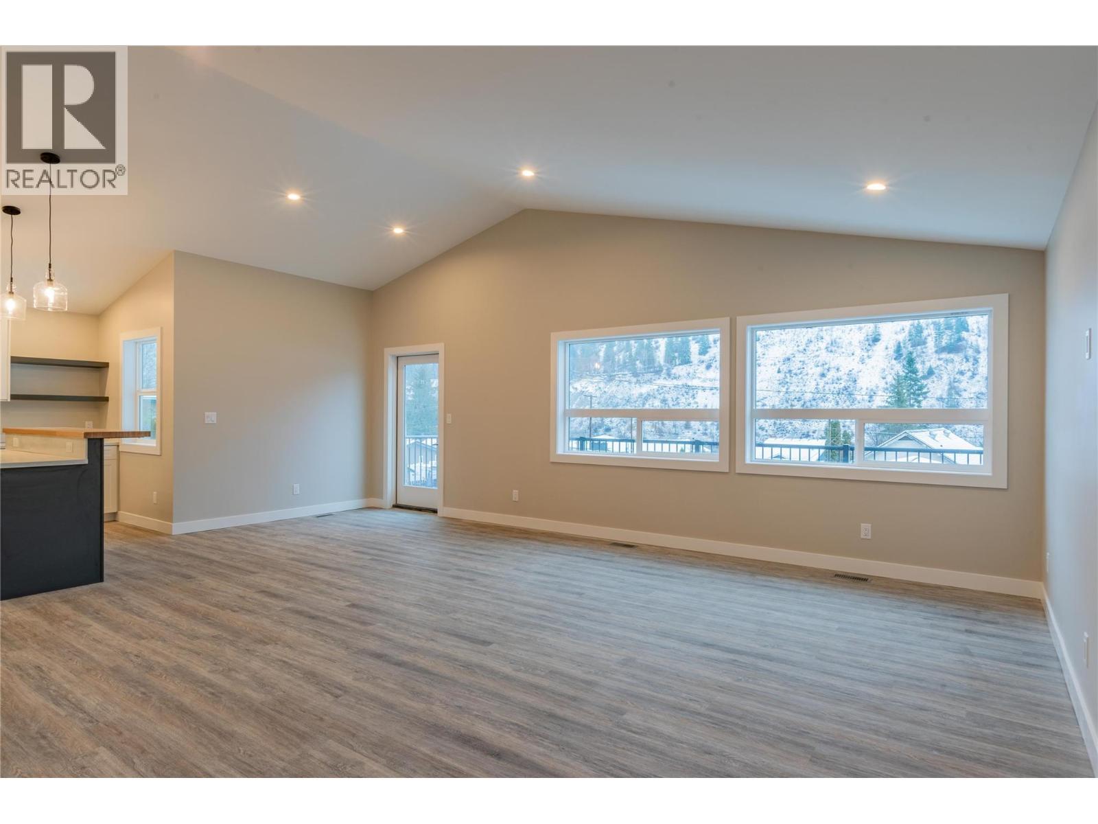 418 2Nd Avenue, Rivervale, BC - Indoor