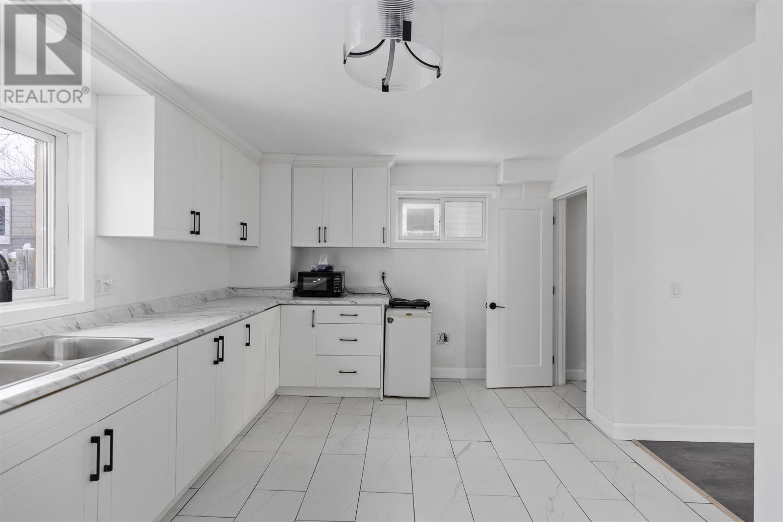 365 Bruce St, Sault Ste. Marie, ON - Indoor Photo Showing Kitchen