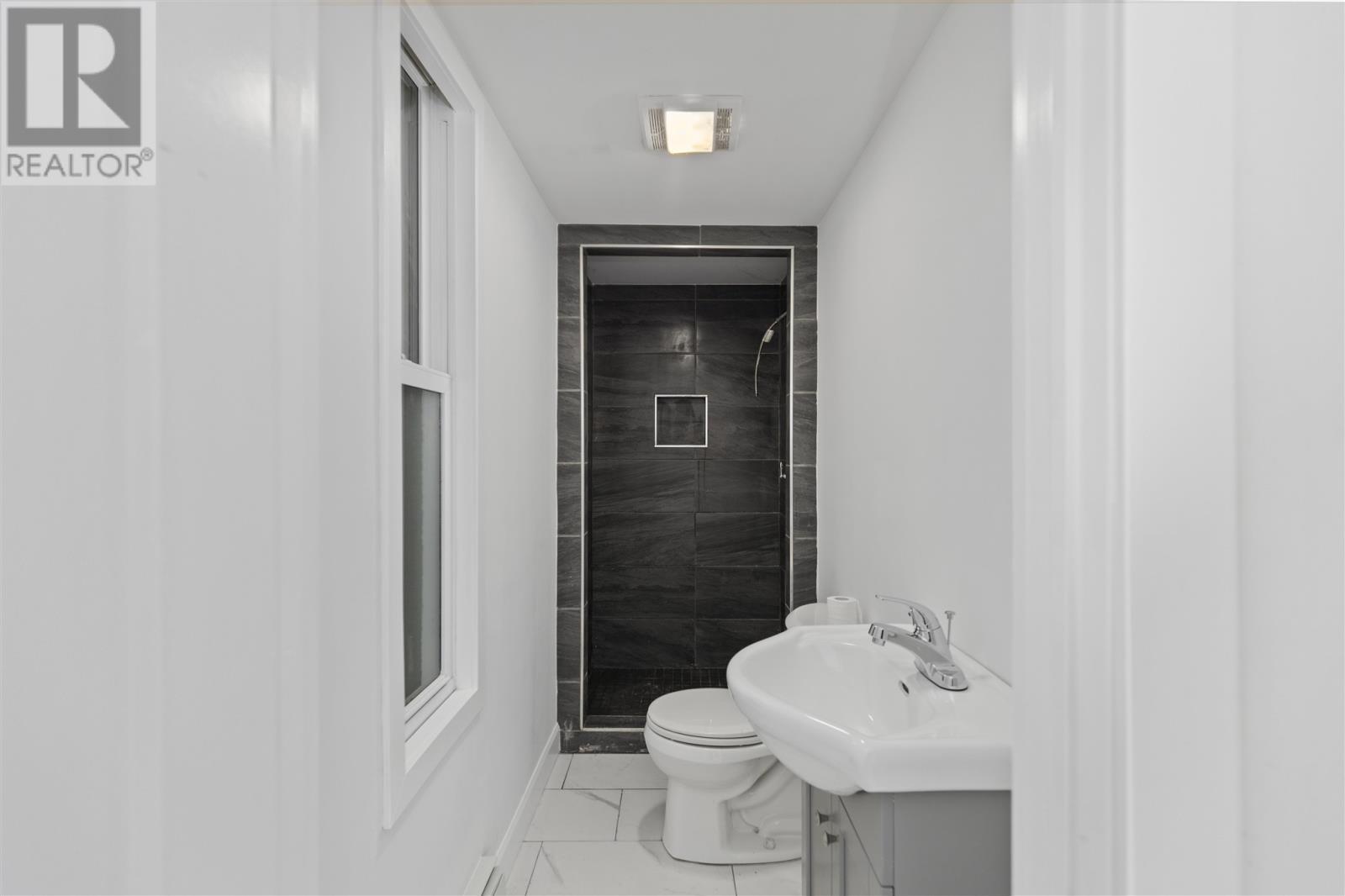 365 Bruce St, Sault Ste. Marie, ON - Indoor Photo Showing Bathroom