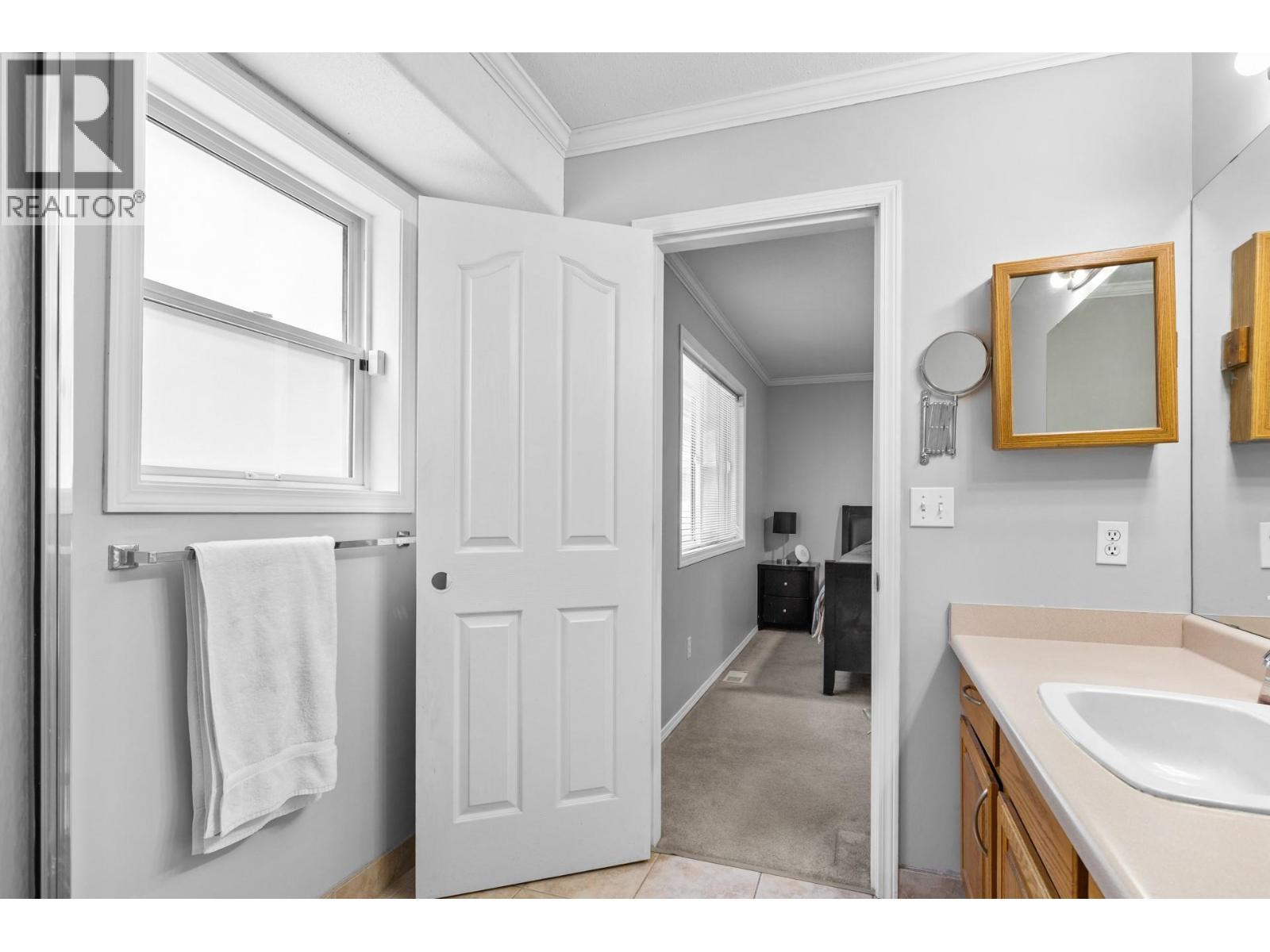 125 Applecrest Court, Kelowna, BC - Indoor Photo Showing Bathroom