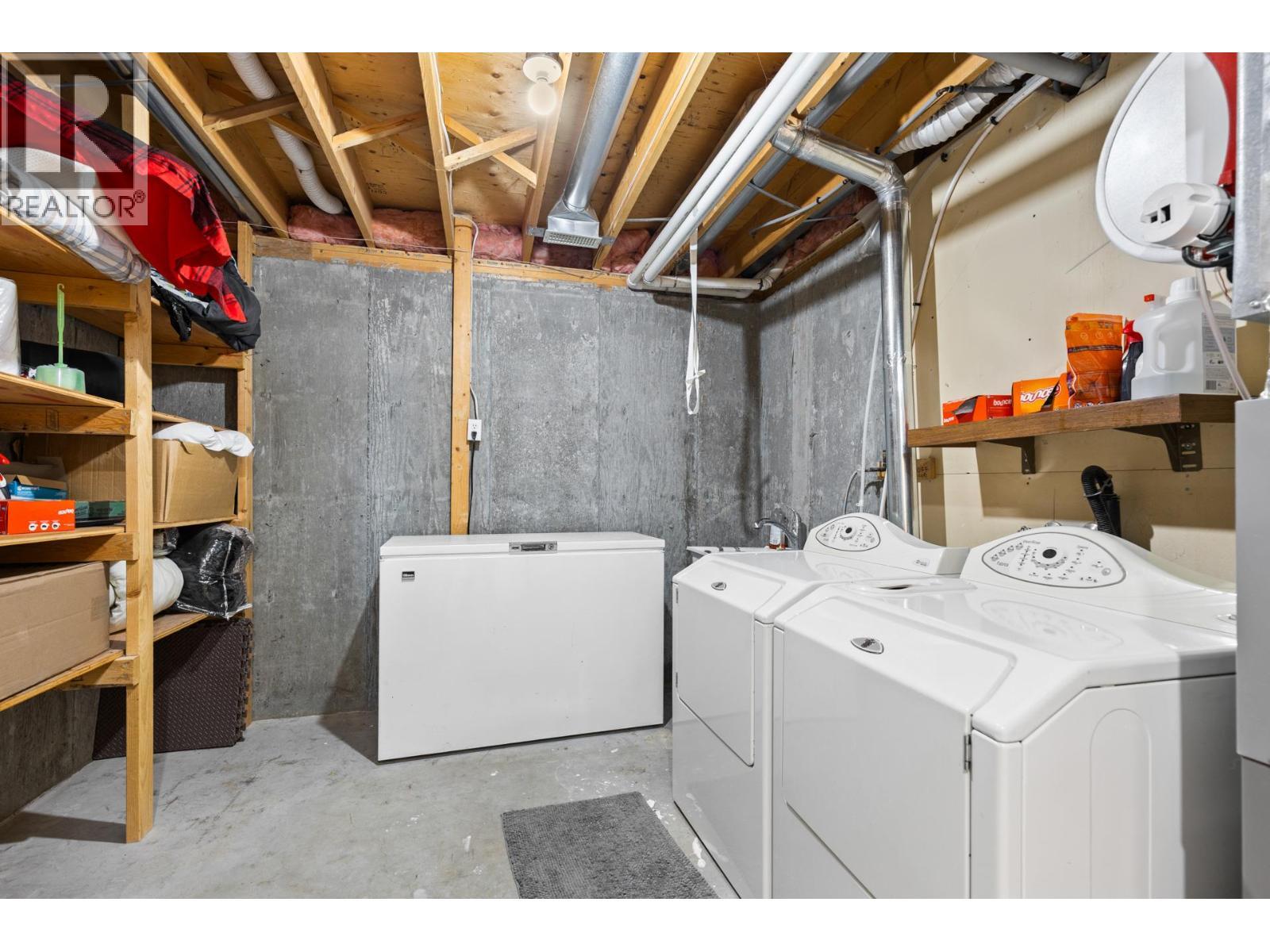125 Applecrest Court, Kelowna, BC - Indoor Photo Showing Laundry Room