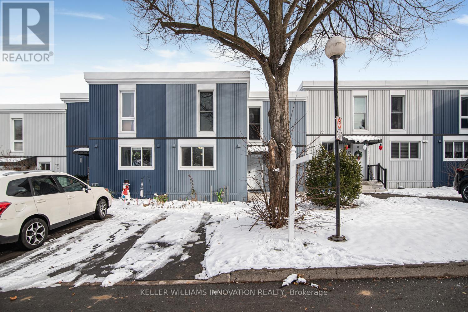 9A - 25 Britten Close, Hamilton, ON - Outdoor