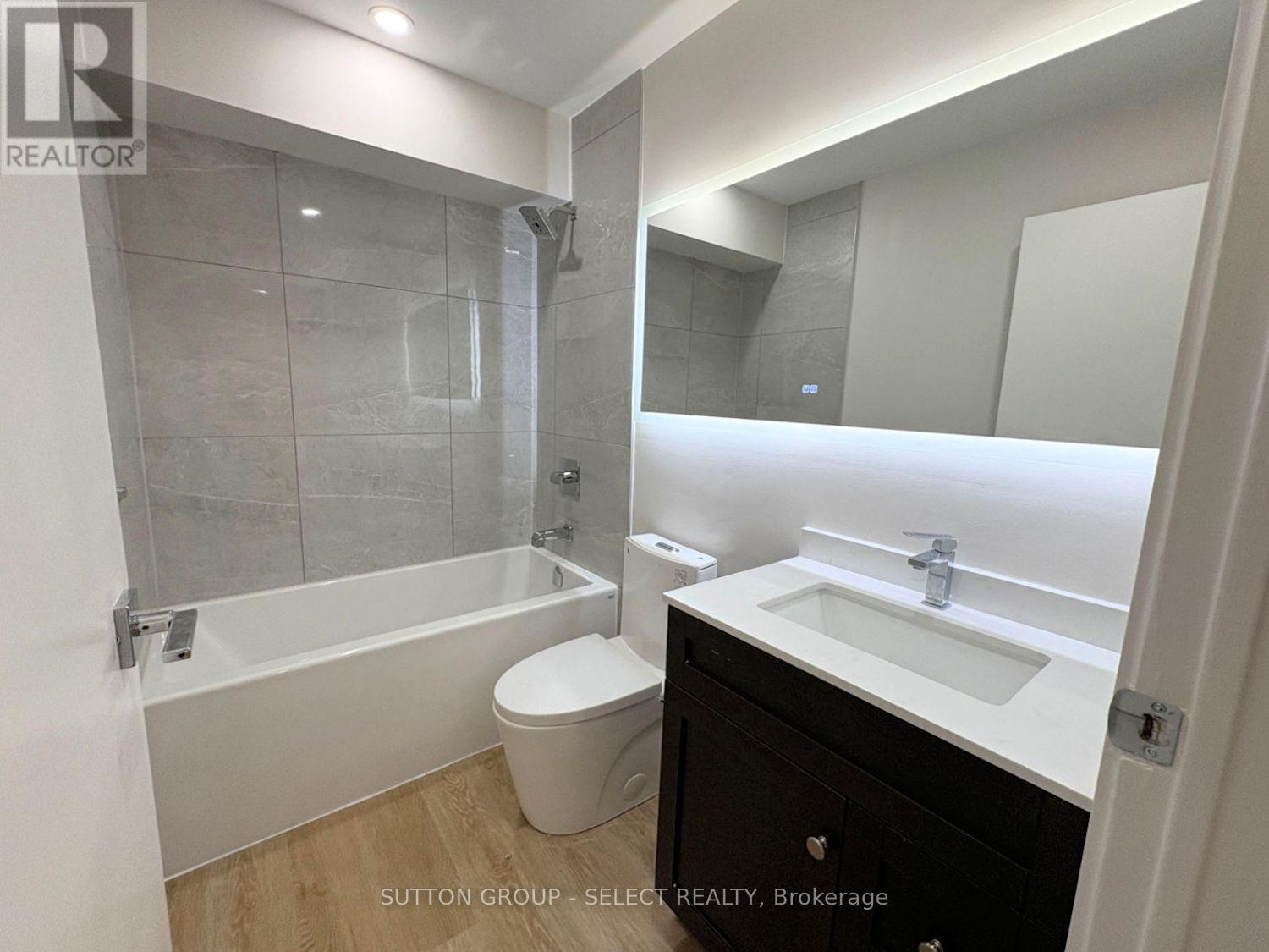 109 - 2230 Trafalgar Street, London East (East I), ON - Indoor Photo Showing Bathroom