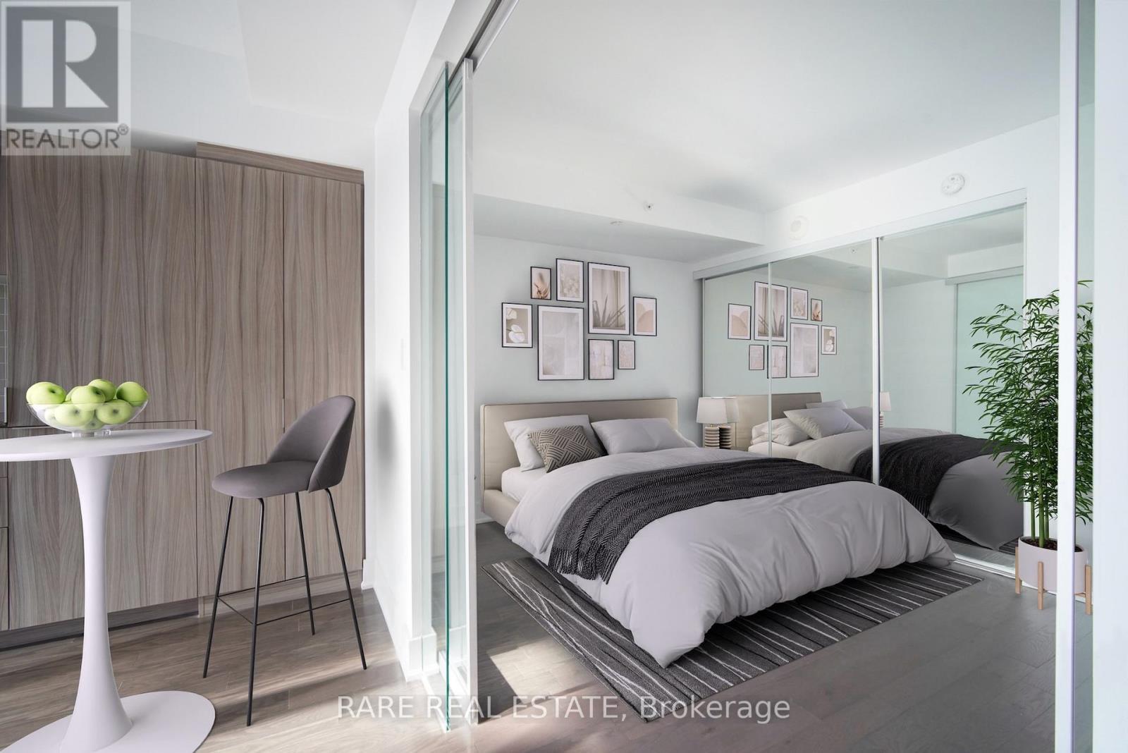 1002 - 955 Bay Street, Toronto, ON - Indoor Photo Showing Bedroom