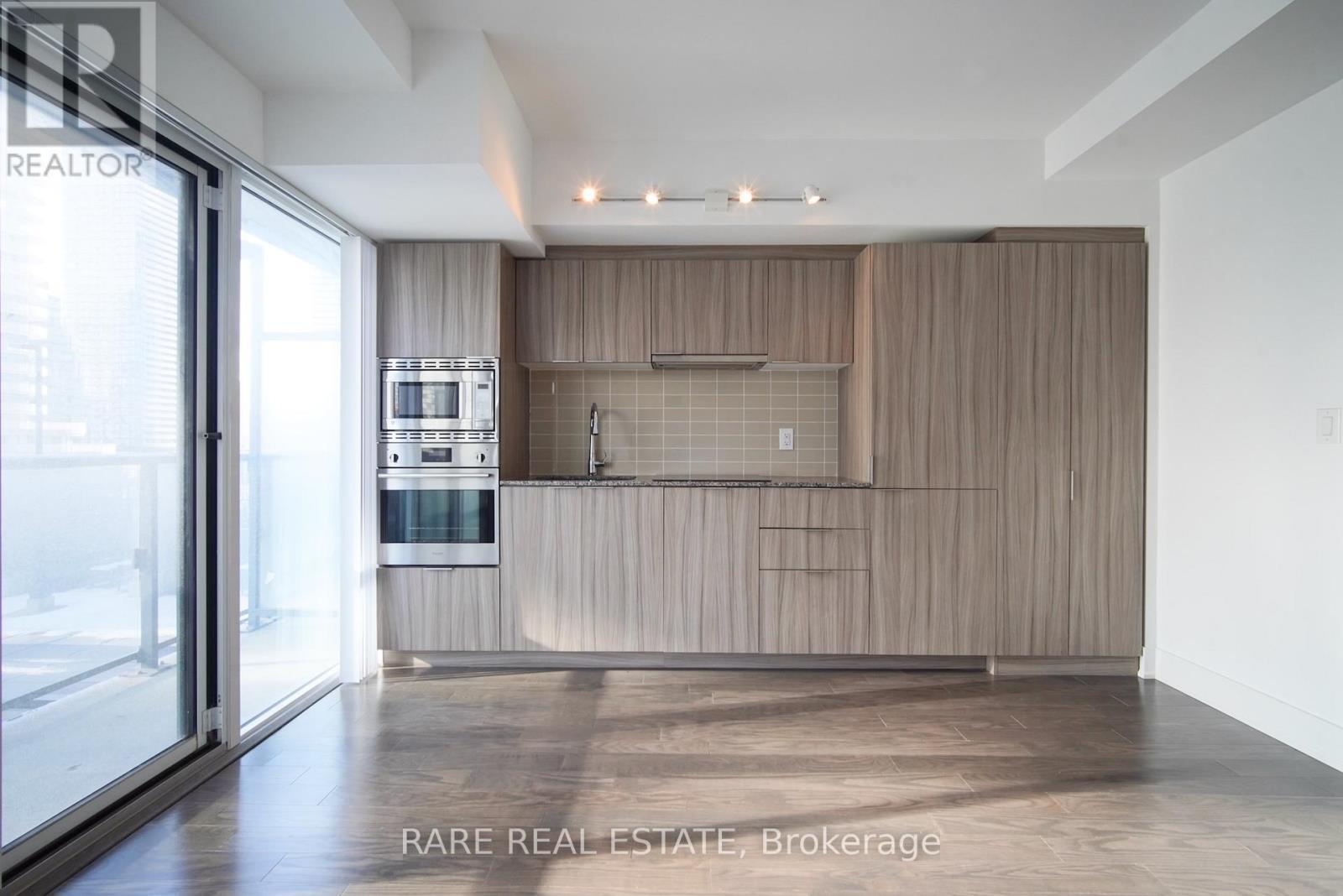 1002 - 955 Bay Street, Toronto, ON - Indoor Photo Showing Other Room