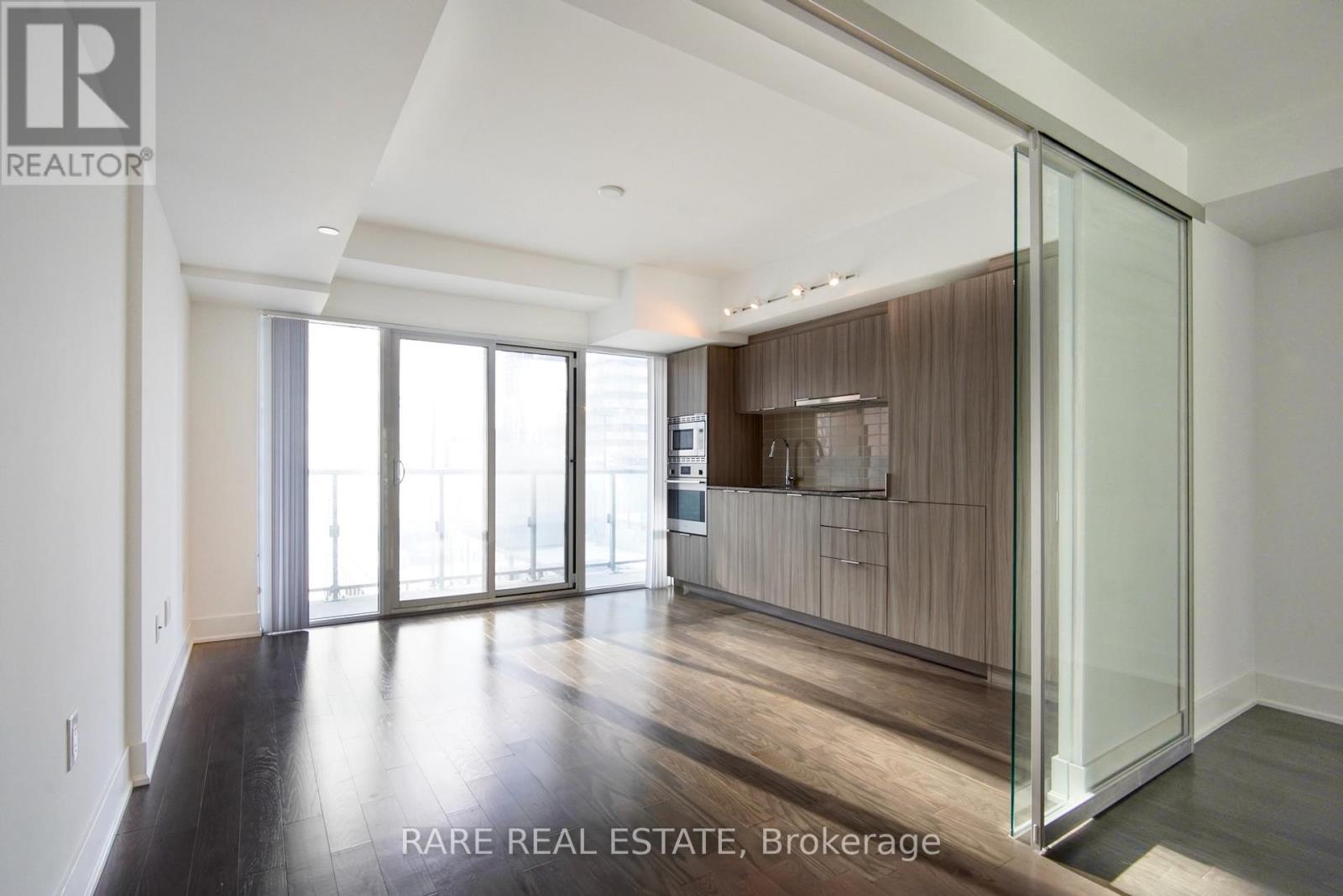 1002 - 955 Bay Street, Toronto, ON - Indoor Photo Showing Other Room