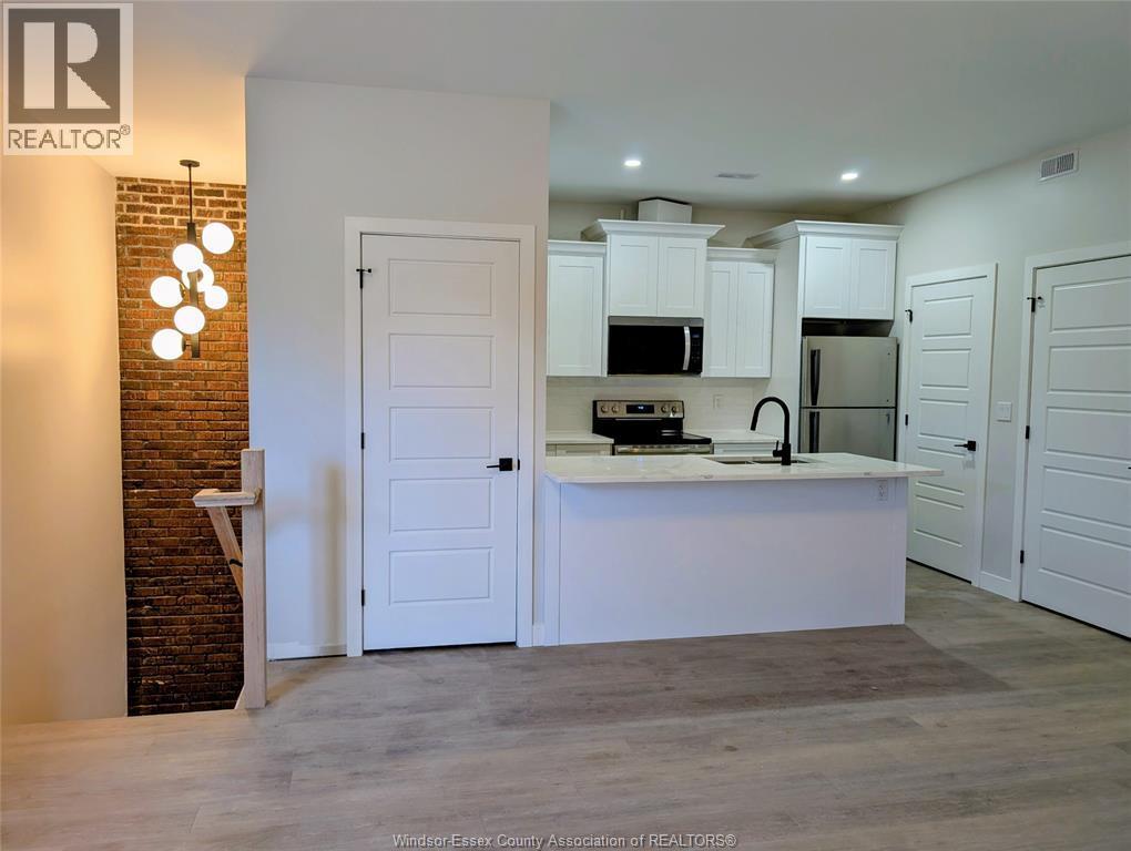 926-928 Giles Boulevard Unit# 5, Windsor, ON - Indoor Photo Showing Kitchen