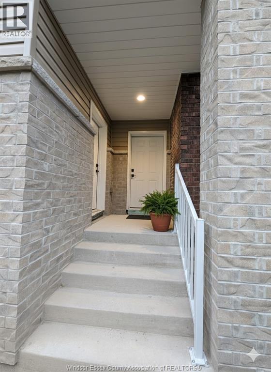926-928 Giles Boulevard Unit# 5, Windsor, ON - Outdoor With Exterior