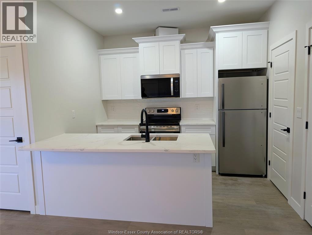 926-928 Giles Boulevard Unit# 5, Windsor, ON - Indoor Photo Showing Kitchen
