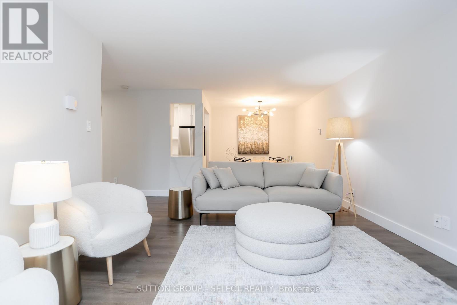 202 - 2228 Trafalgar Street, London East (East I), ON - Indoor Photo Showing Living Room