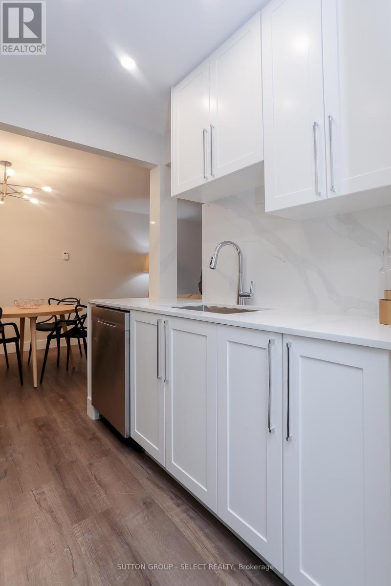 202 - 2228 Trafalgar Street, London East (East I), ON - Indoor Photo Showing Kitchen