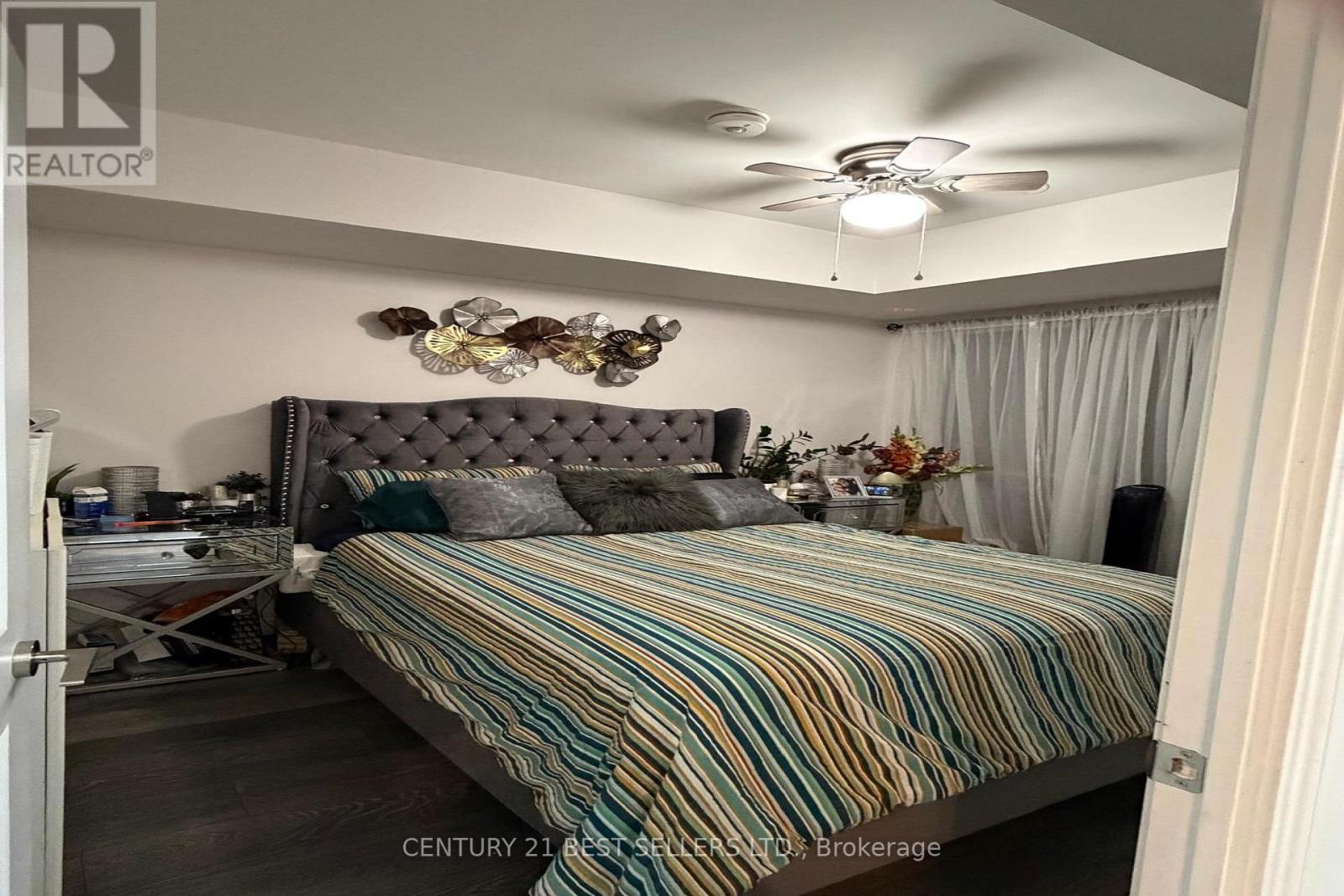 218 - 1050 Main Street E, Milton, ON - Indoor Photo Showing Bedroom