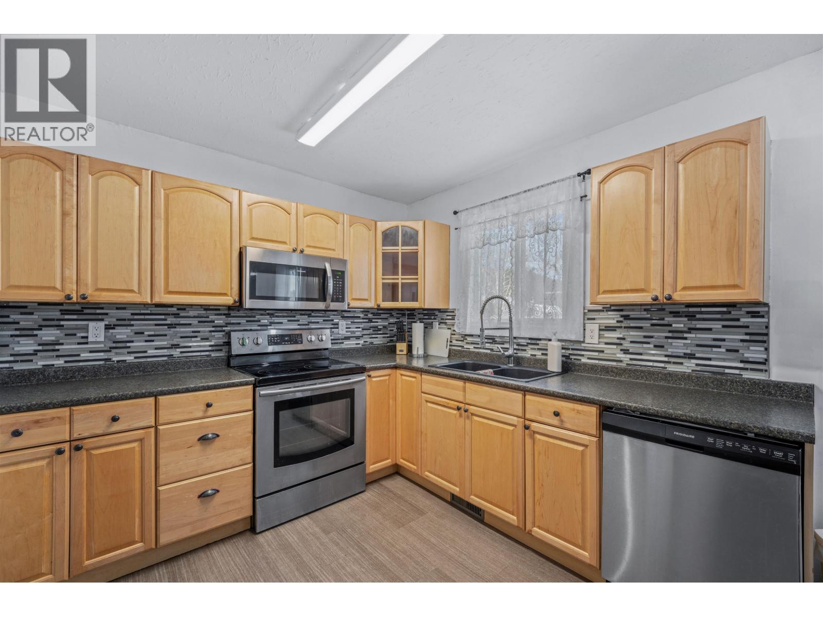 4591 Valley Crescent, Prince George, BC - Indoor Photo Showing Kitchen With Stainless Steel Kitchen With Double Sink