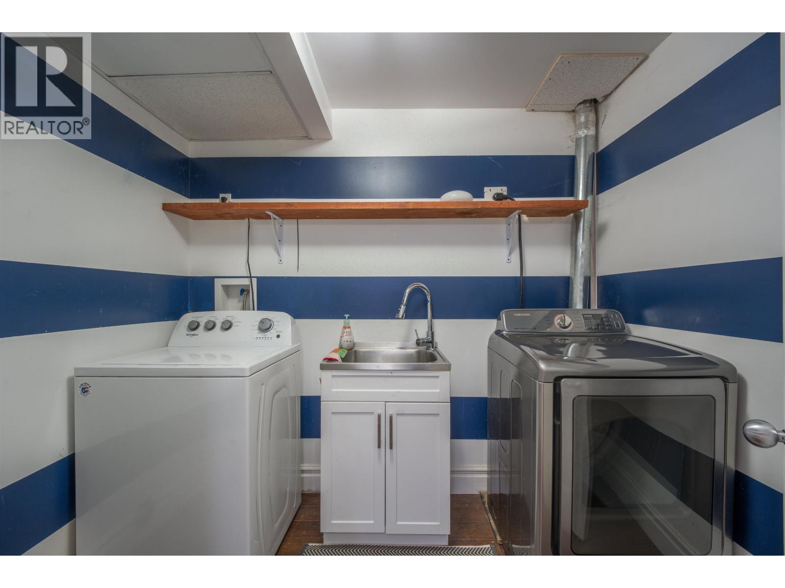4591 Valley Crescent, Prince George, BC - Indoor Photo Showing Laundry Room