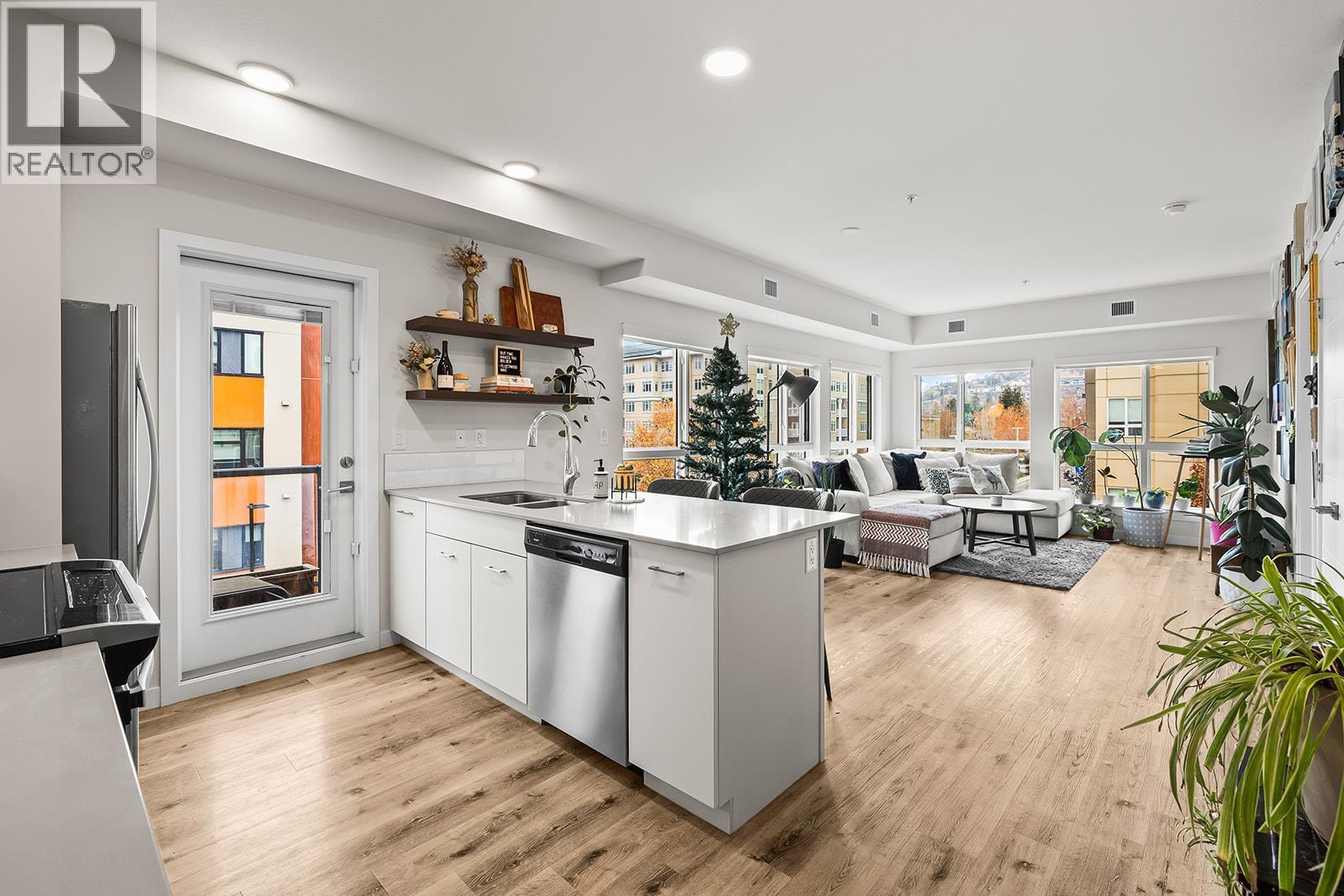 722 Valley Road Unit# 312, Kelowna, BC - Indoor Photo Showing Kitchen With Stainless Steel Kitchen With Double Sink