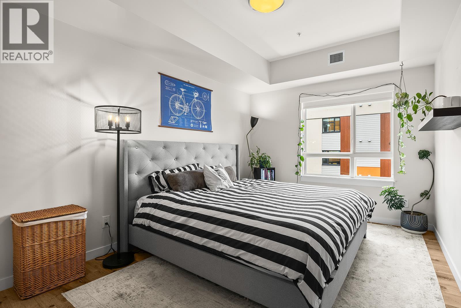 722 Valley Road Unit# 312, Kelowna, BC - Indoor Photo Showing Bedroom