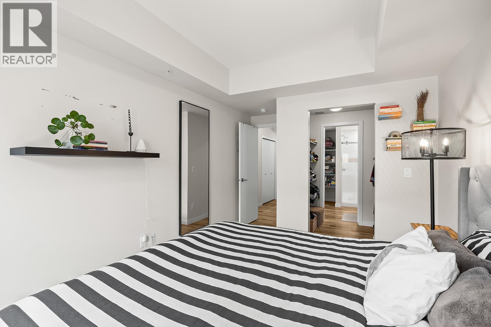 722 Valley Road Unit# 312, Kelowna, BC - Indoor Photo Showing Bedroom