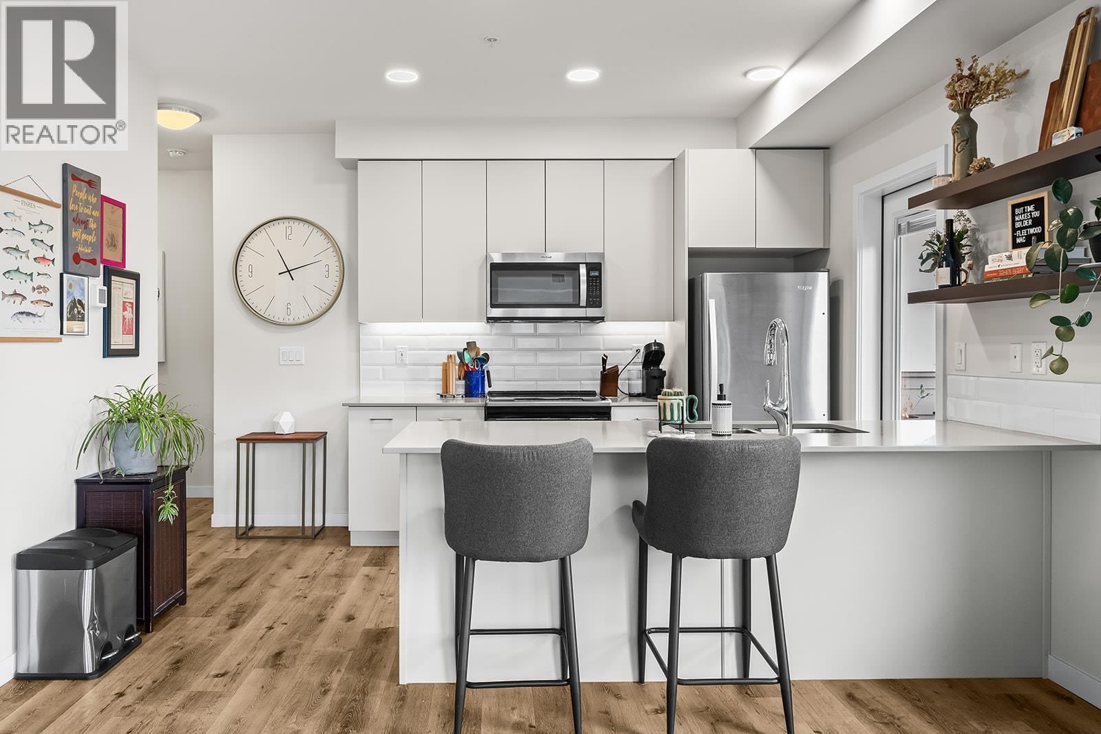 722 Valley Road Unit# 312, Kelowna, BC - Indoor Photo Showing Kitchen With Stainless Steel Kitchen With Upgraded Kitchen