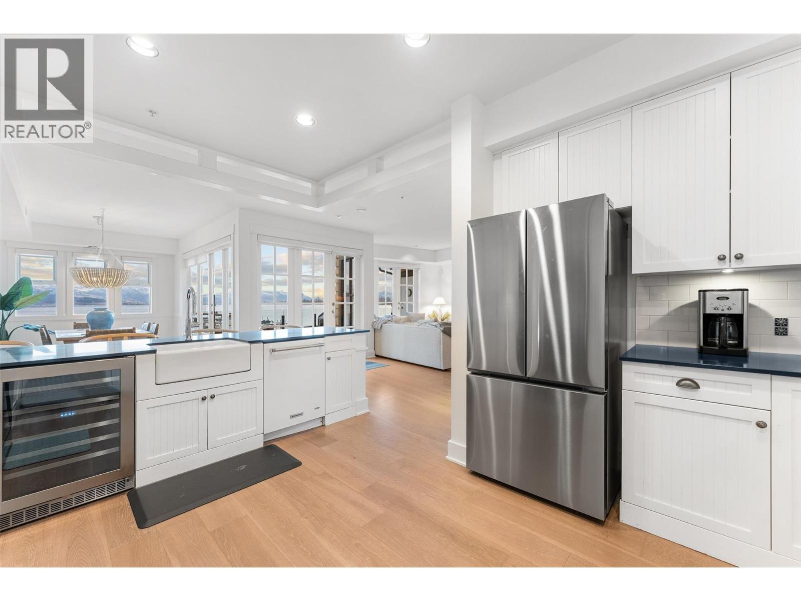 3880 Truswell Road Unit# 325, Kelowna, BC - Indoor Photo Showing Kitchen