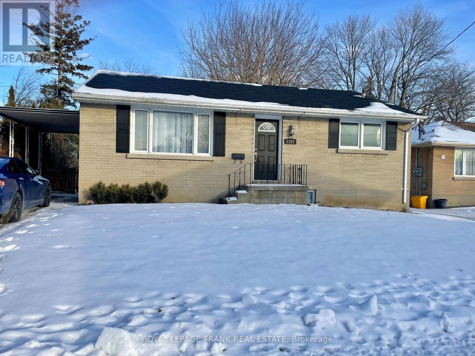 1707 Dufferin Street, Whitby (Port Whitby), ON - Outdoor