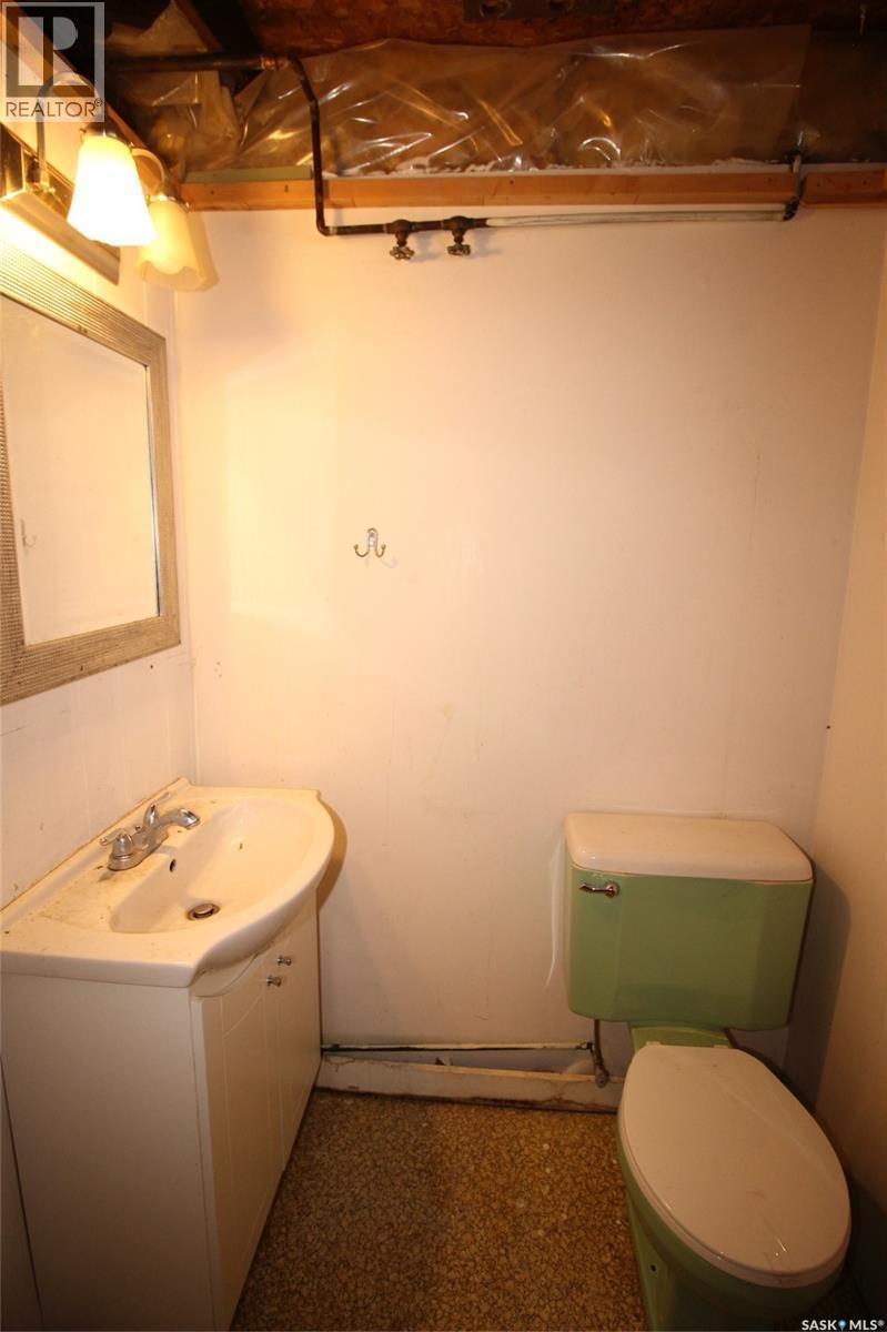 151-201 37 Highway, Shaunavon, SK